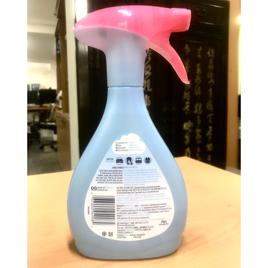 Xịt khử mùi quần áo Febreze Fabric 500ml