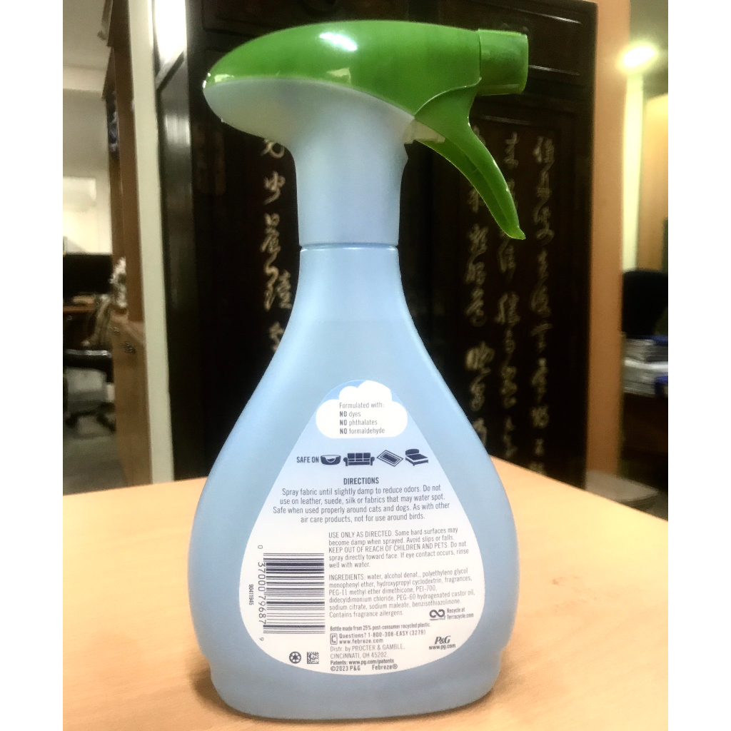 Xịt khử mùi quần áo Febreze Fabric 500ml
