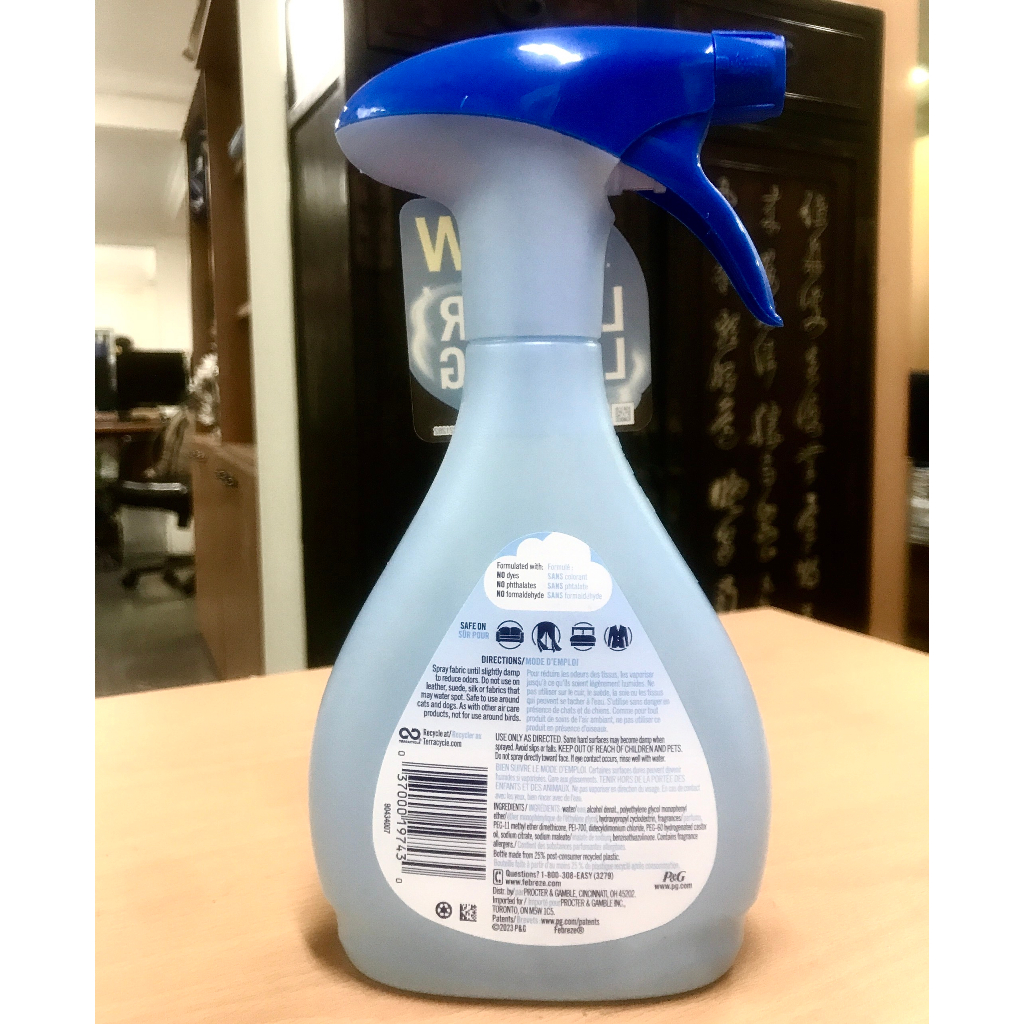 Xịt khử mùi quần áo Febreze Fabric 500ml