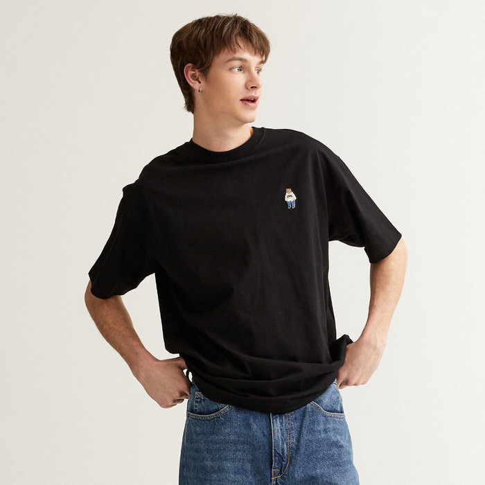 Áo thun cổ tròn Whoau thêu gấu Steve chất cotton thấm hút mồ hôi chính hãng sale