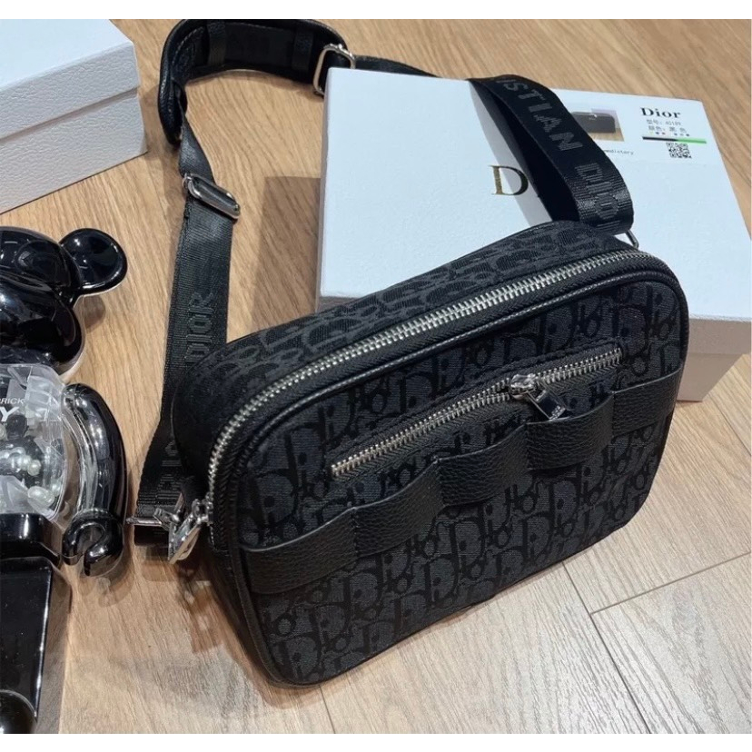 Túi đeo chéo nam nữ messenger thổ cẩm khoá kéo móc tròn D. i. or vải thêu loại dàyfullbox