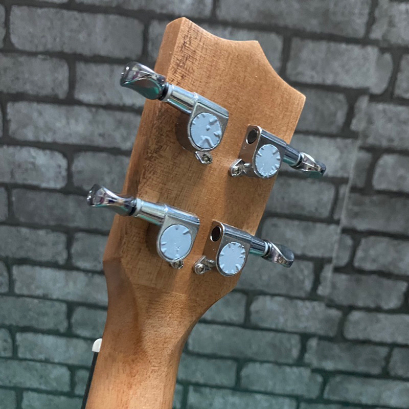 Đàn ukulele gỗ mahogany Fender chính hãng - Size 23inch 62cm - Tặng full phụ kiện