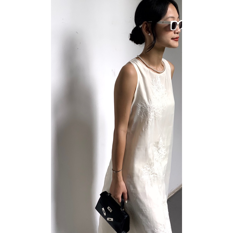 Váy CÚC tơ thêu hoa nổi 2 lớp