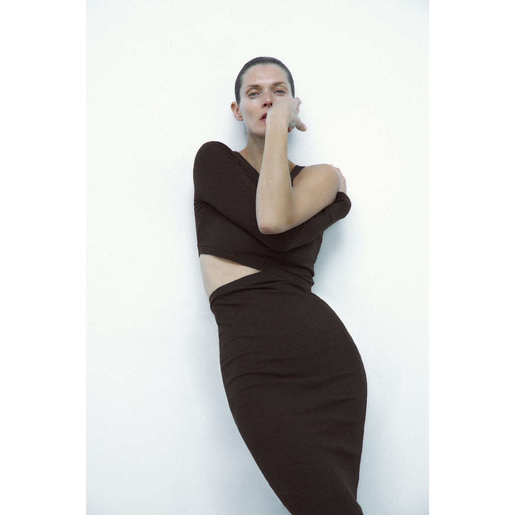 ZARA Đức - Đầm dài midi body lệch vai khoét eo ôm thun gân màu đen sale auth new sẵn chính hãng cao cấp 0085/031