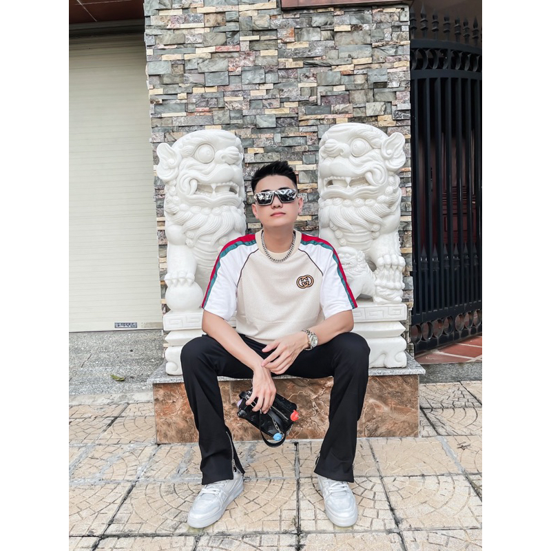 Chiếc Jogger DSQ2 ống xuông khoá zip