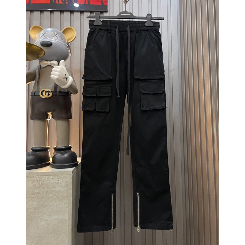 Chiếc Jogger DSQ2 ống xuông khoá zip