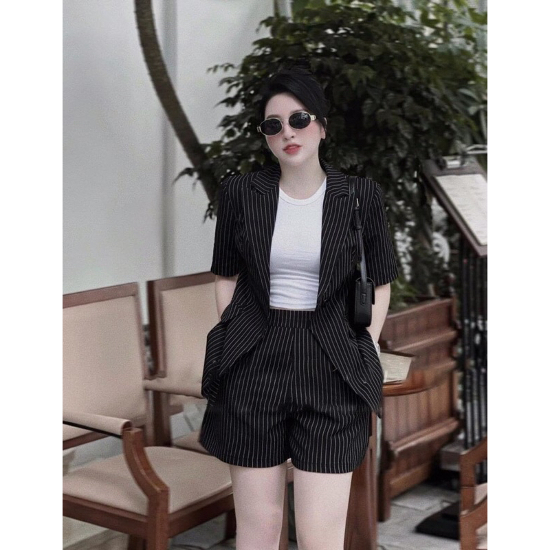 Set vest đen sọc mix short có đệm vai