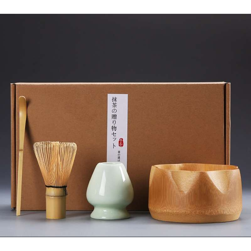 Bộ dụng cụ pha trà matcha bao gồm chổi, giá đỡ, muỗng , bát