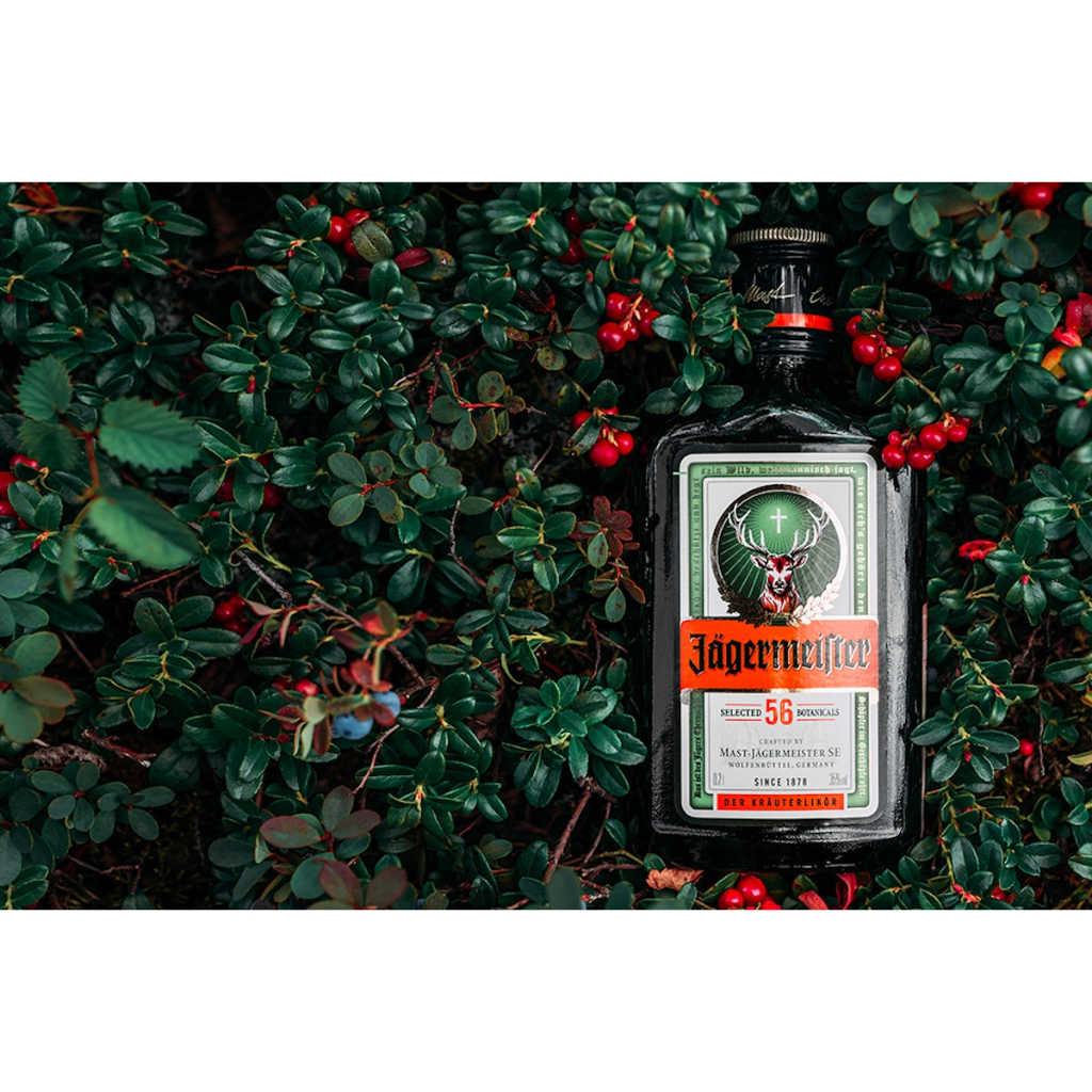 Rượu mùi Jagermeister 35% 700ml - tặng kèm đầu POUR