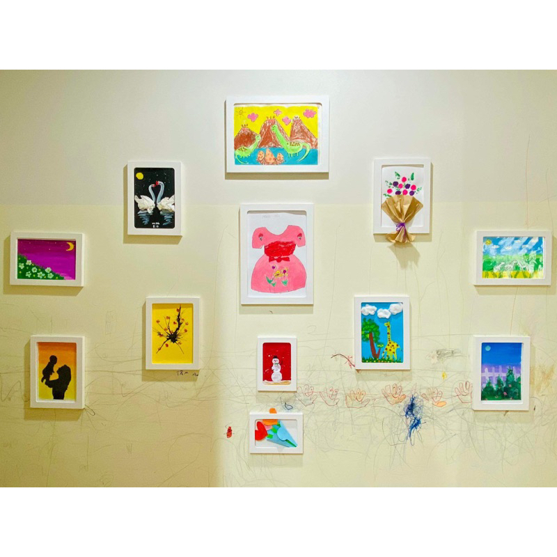 Khung tranh album, khung ảnh dán tường không khoan thay tranh dễ dàng