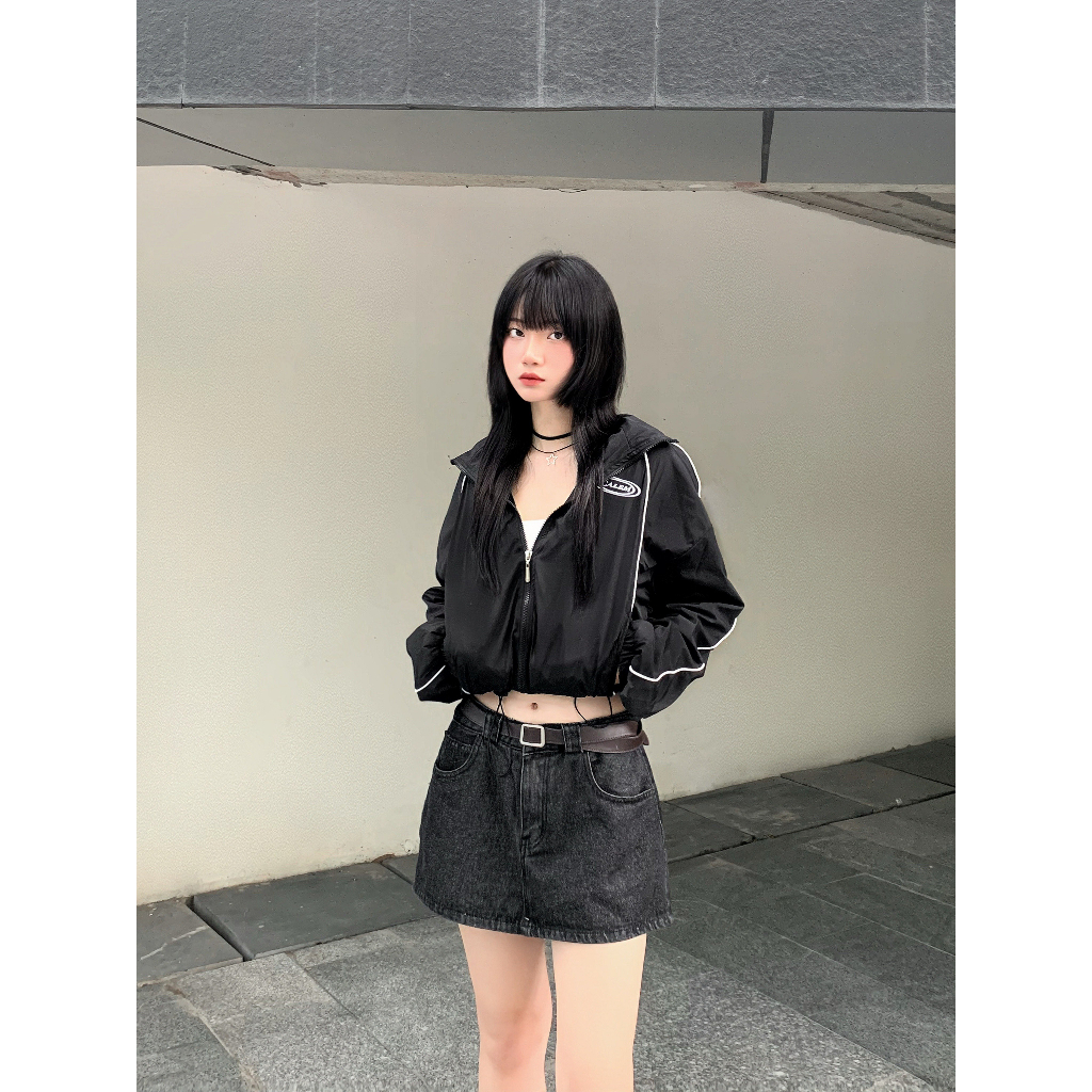 Áo Khoác Dù form croptop Phối Sọc chất liệu Dù Nhăn  dành cho nữ brand Calem.Club chính hãng