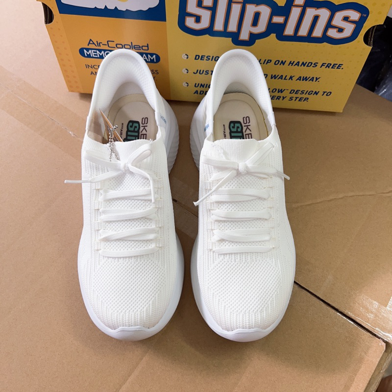 Giày skechers trắng , hàng fullbox