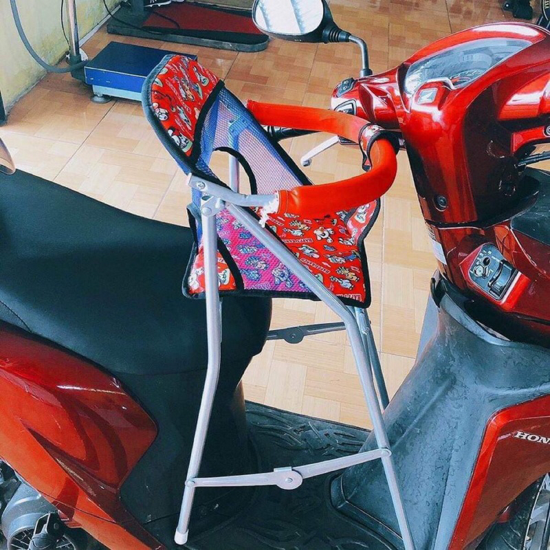 Ghế cho bé ngồi xe Vision