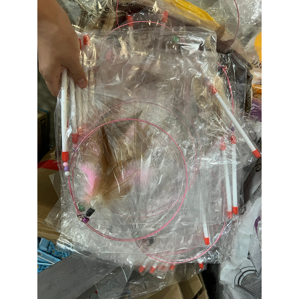 Đồ chơi cần câu mèo gắn lông vũ