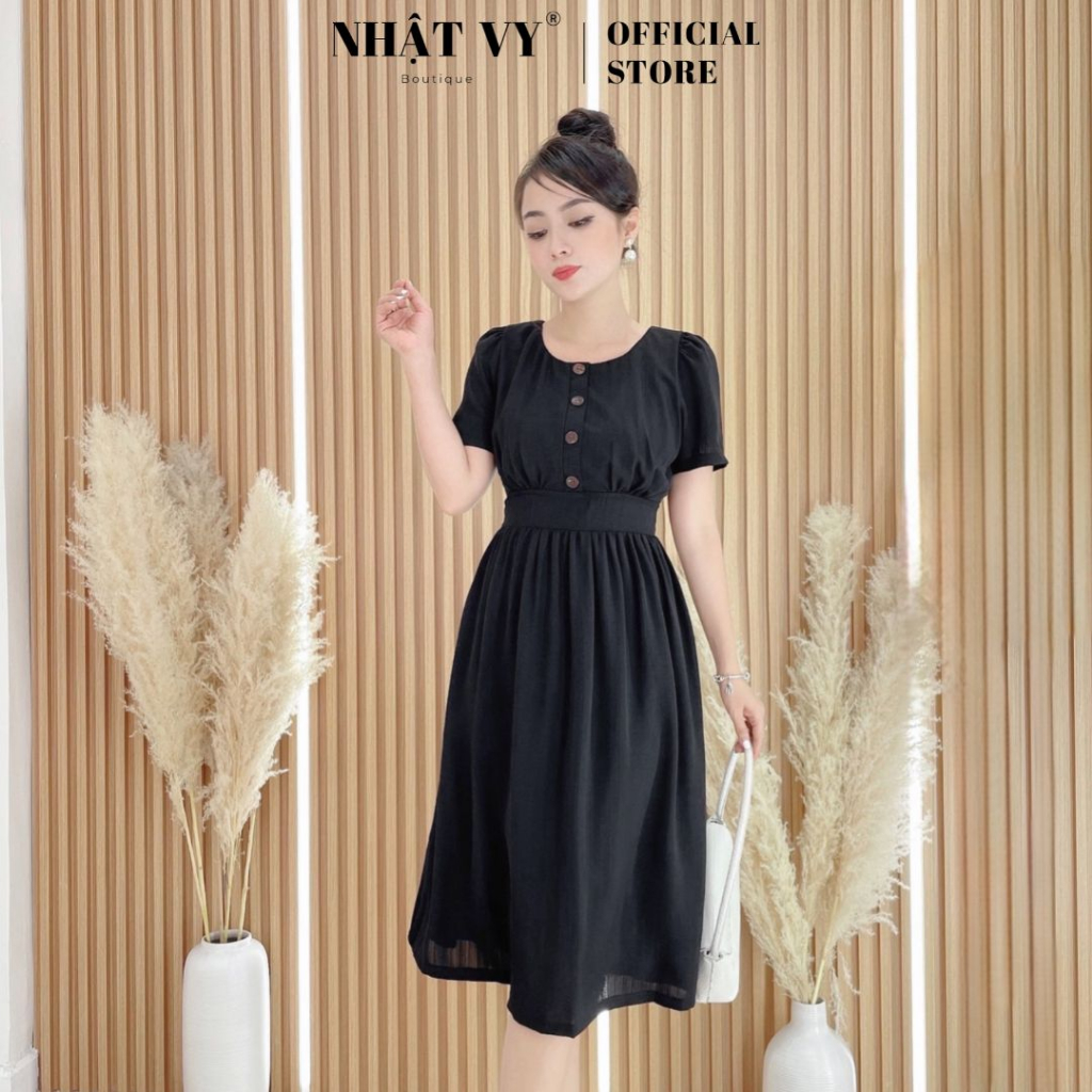 Váy Công Sở NHẬT VY Cổ Tròn Nhún Ngực Đính Cúc Tay Ngắn Dáng Xoè Chất Linen Sọc Màu Xanh Bơ, Cốm, Đen, Trắng - D2427