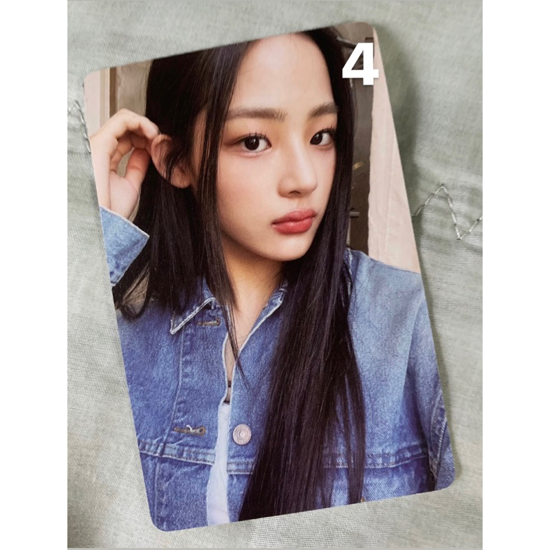 CARD HANNI AND MINJI  omg, weverse