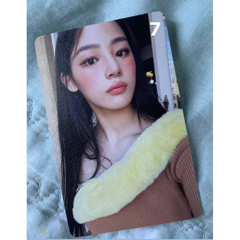 CARD HANNI AND MINJI  omg, weverse