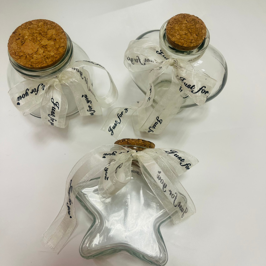 Lọ ước, lọ chữa lành kèm ruy băng gồm hình sao, hình tròn và hình trái tim