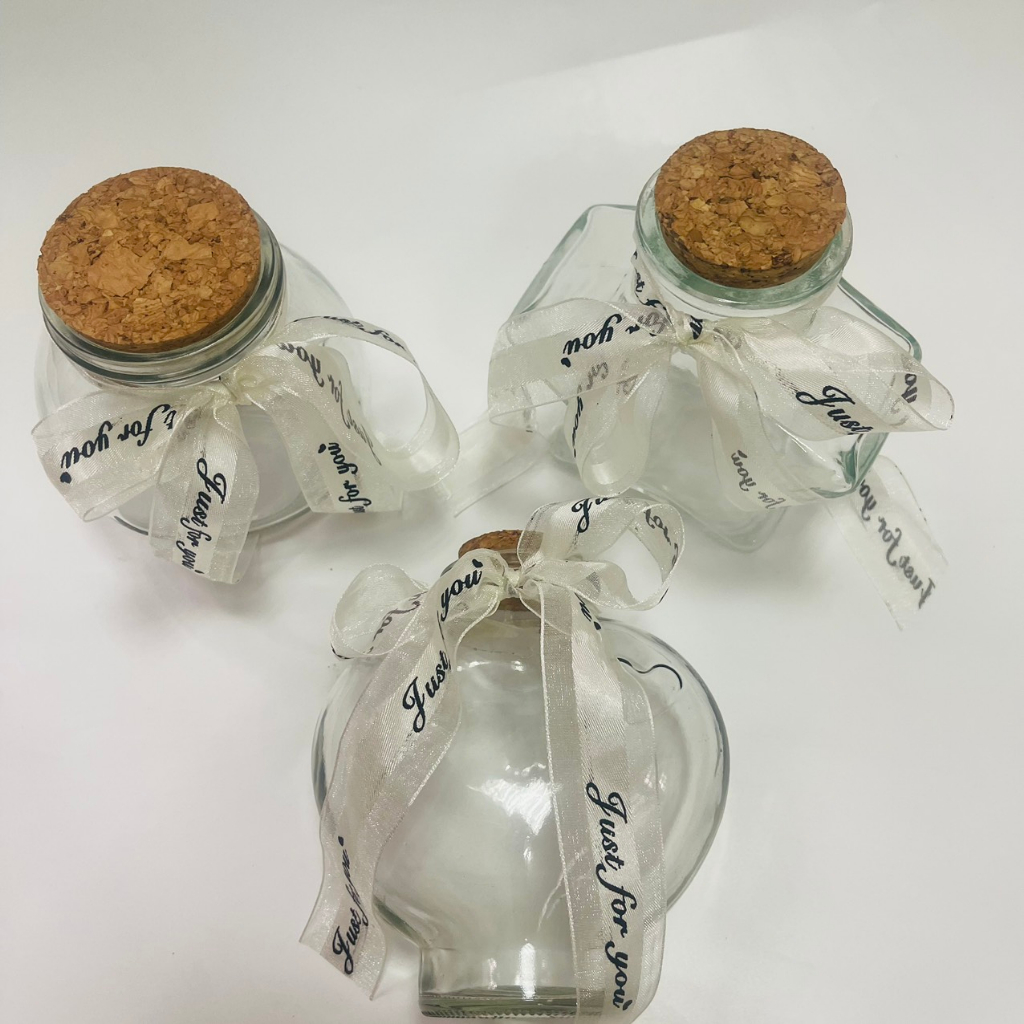 Lọ ước, lọ chữa lành kèm ruy băng gồm hình sao, hình tròn và hình trái tim