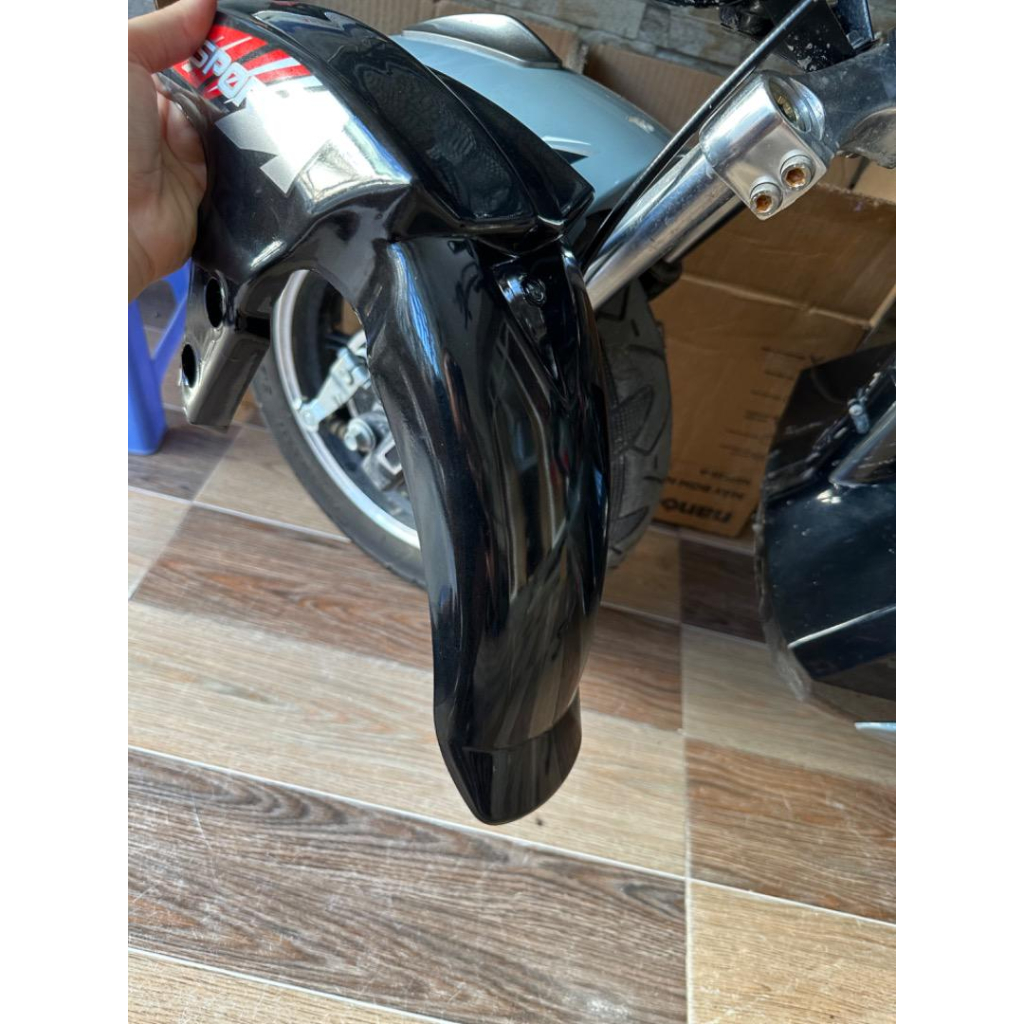 Chắn bùn trước M133 có tem phủ bóng