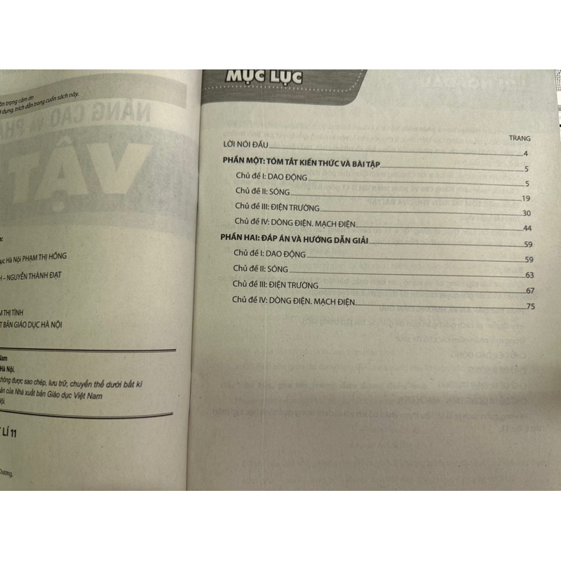 Sách - Nâng cao và phát triển Vật Lí 11