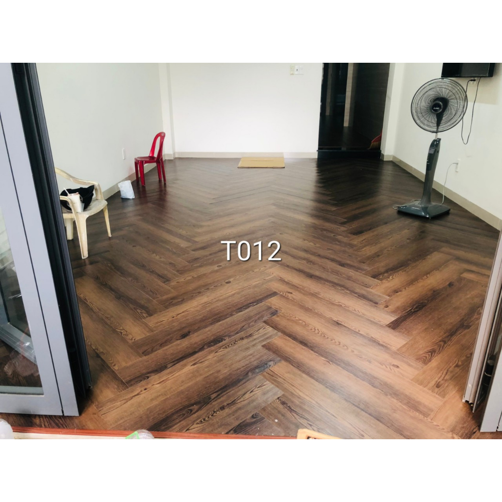 Combo 72 miếng sàn nhựa giả gỗ tự dán kích thước 91x15cm, bóc là dán