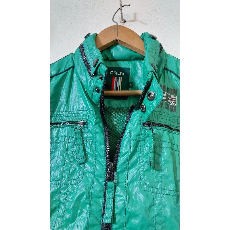 Áo khoác nam 6 size M màu xanh lá.