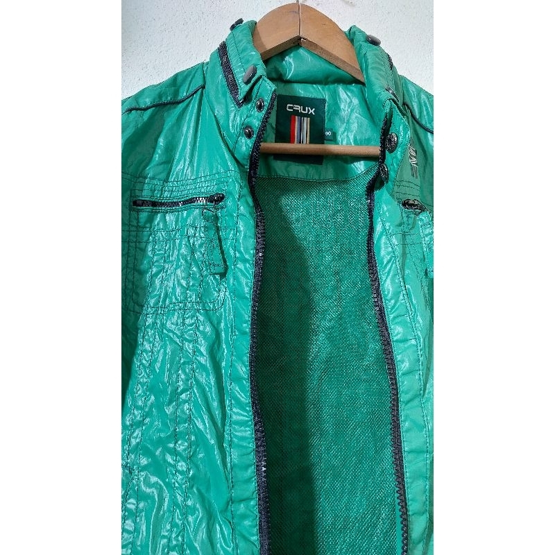 Áo khoác nam 6 size M màu xanh lá.