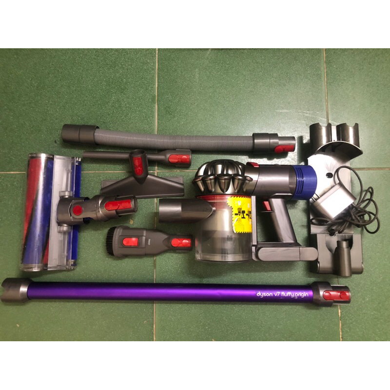 Máy hút bụi không dây dyson v7 nhật bãi