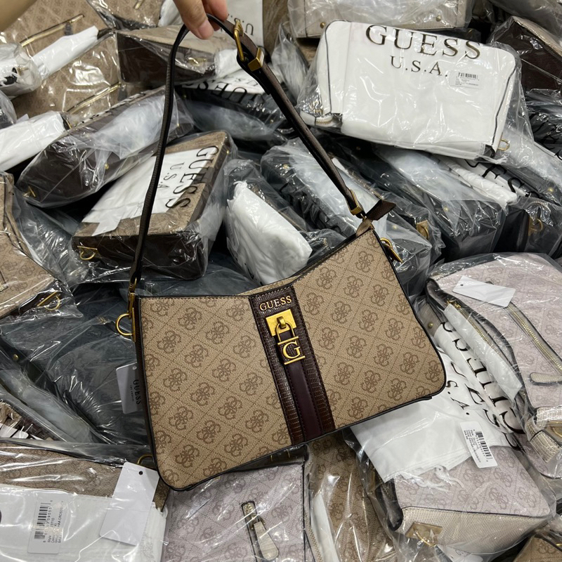 Túi calvin klein kẹp nách