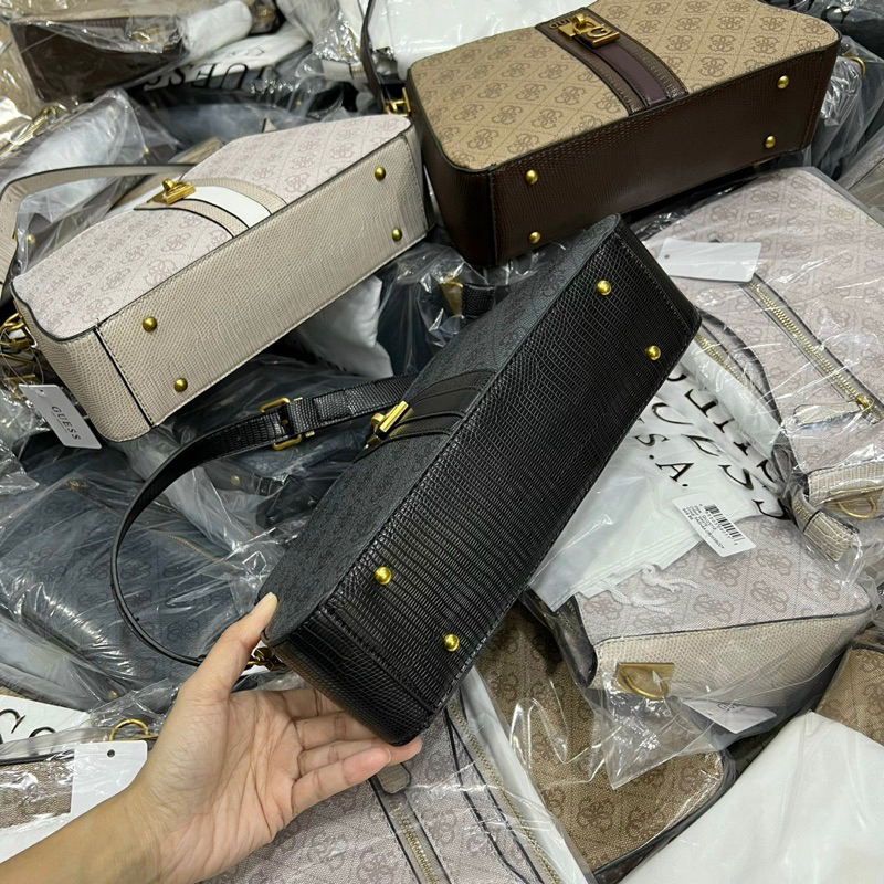 Túi calvin klein kẹp nách