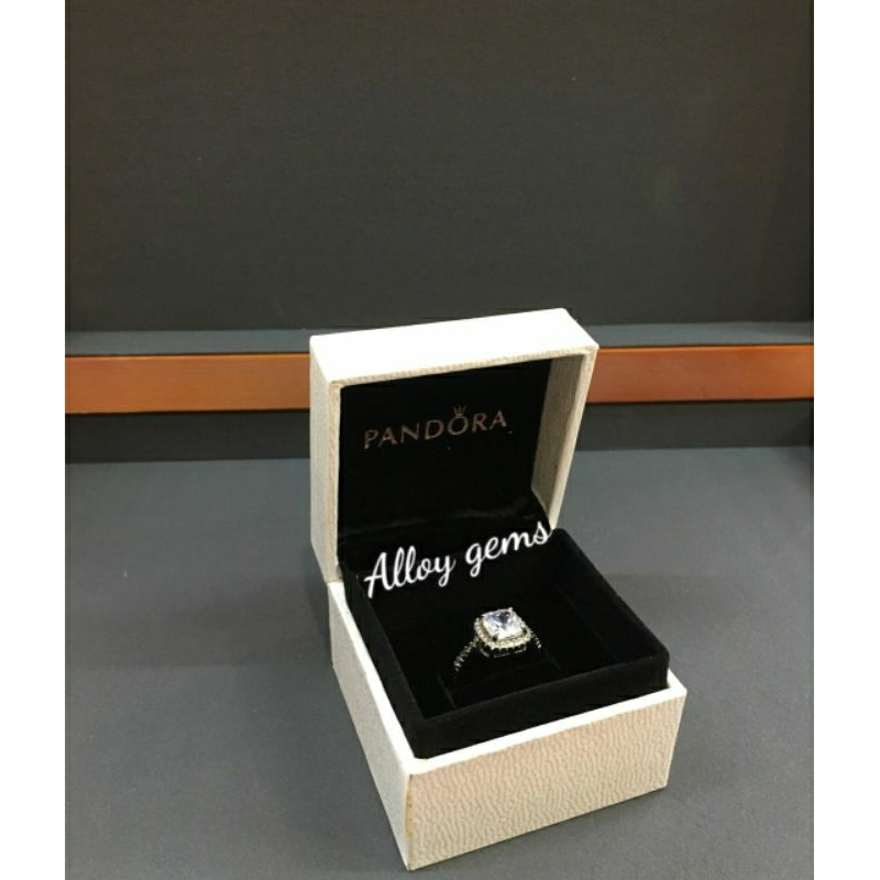 Hộp pandora trắng