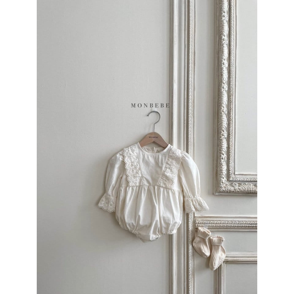 Suit dài tay Hàn Quốc hãng  Monbebe cho bé gái 8-10kg