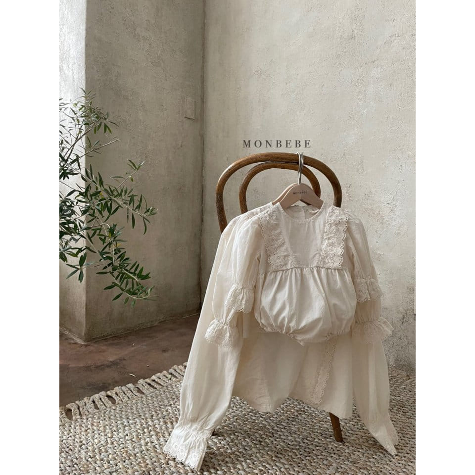 Suit dài tay Hàn Quốc hãng  Monbebe cho bé gái 8-10kg