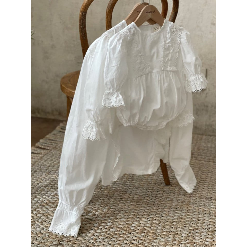 Suit dài tay Hàn Quốc hãng  Monbebe cho bé gái 8-10kg