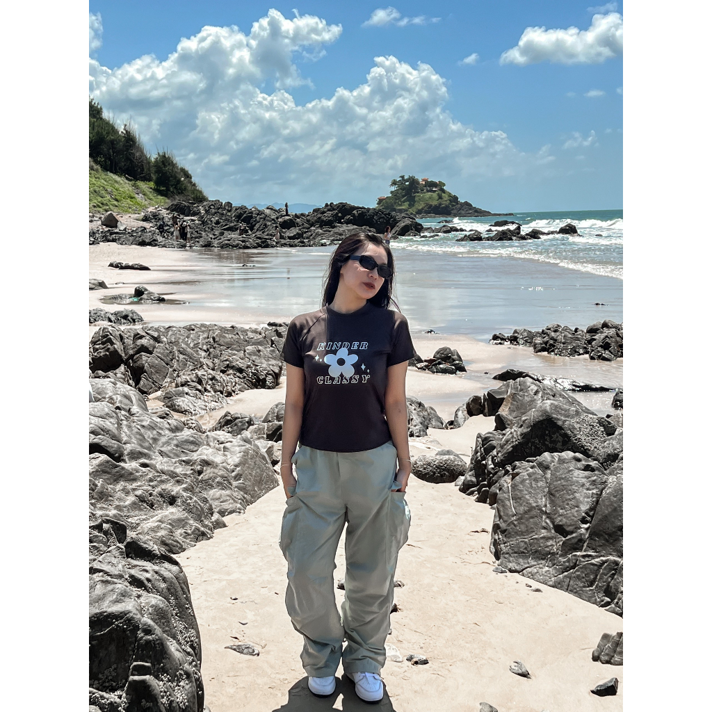 Áo thun baby tee form basic 100% cotton in hình freesize trendy màu xám đậm