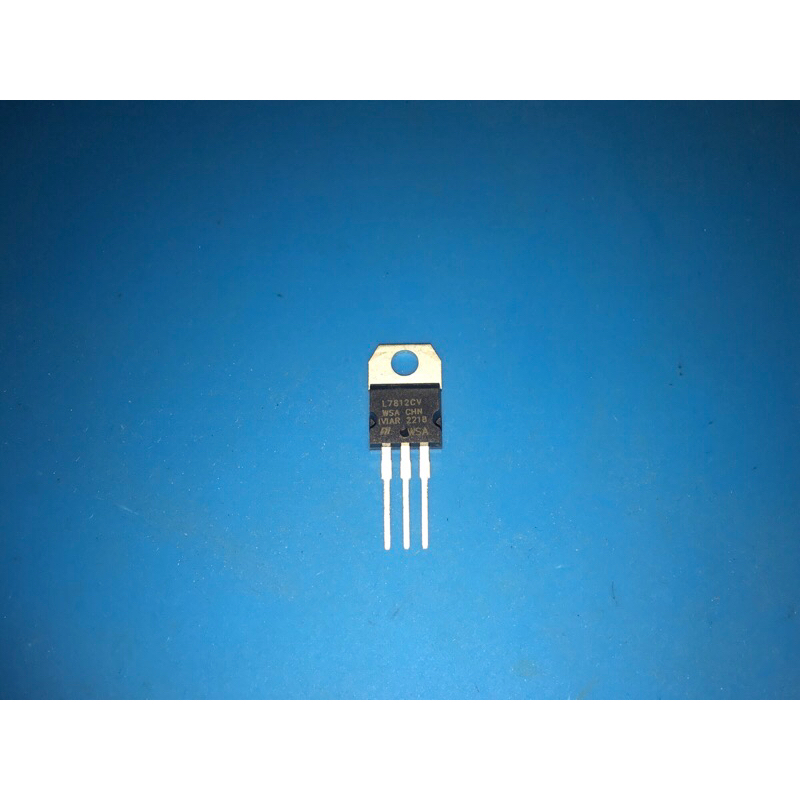 IC L7812CV
