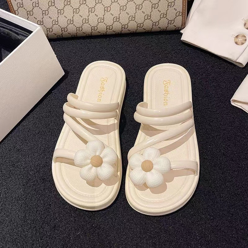 Sandal Quai Ngang Đính Hoa Cúc Đế Cao Su Mềm Thời Trang