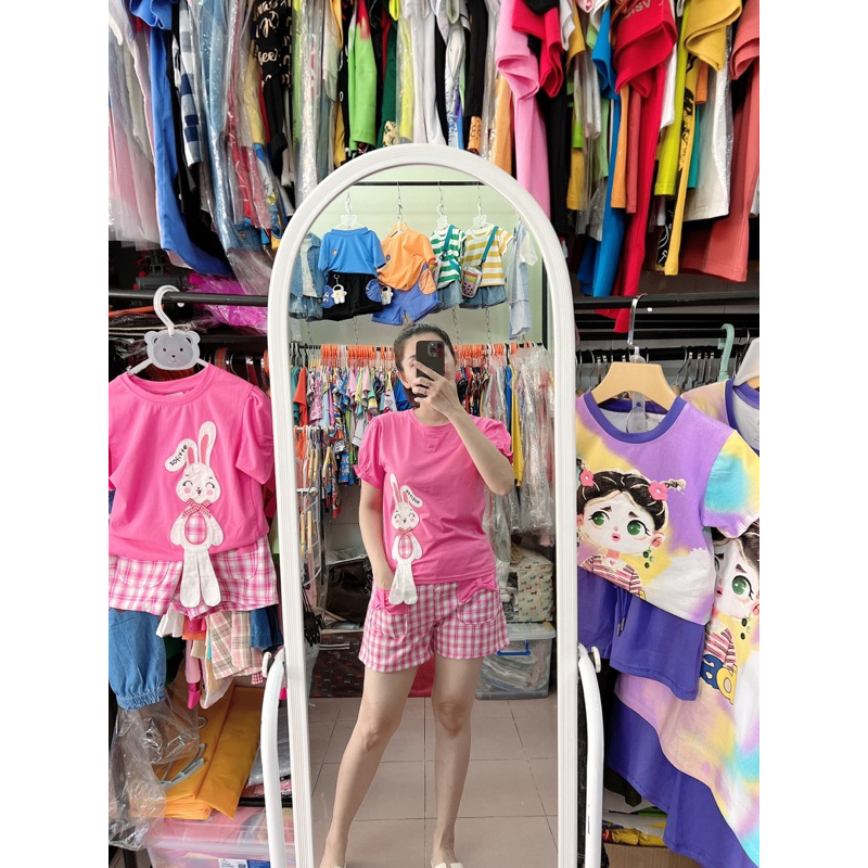 Bộ áo thun thêu thỏ phối quần caro bé gái