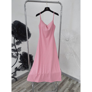 Đầm maxi hồng 2 dây cổ đổ