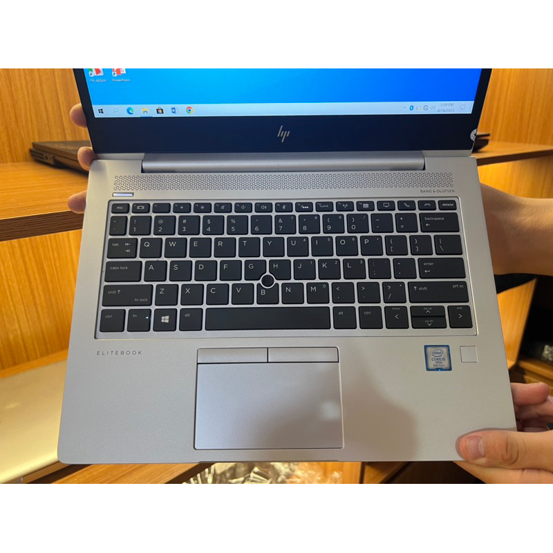 Laptop HP  830 G5 Core i7 8650U/ Ram 16Gb/ SSD 256Gb/ Màn 13,3 FHD Vỏ Nhôm Đẹp Keeng 99%