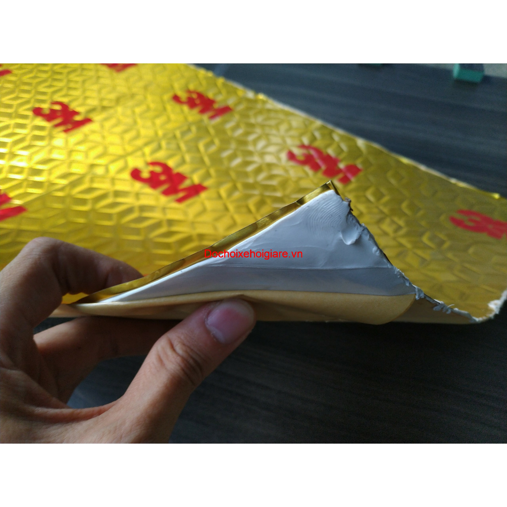 TẤM CÁCH ÂM Ô TÔ 3M VÀNG 2 LỚP. KT 800x470x3mm. Nặng 1600g. Keo Butyl nguyên chất, không mùi, chống cháy, chống nước