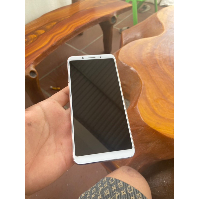 Điện thoại OPPO F5 _đẹp zin. ram 4g/64g