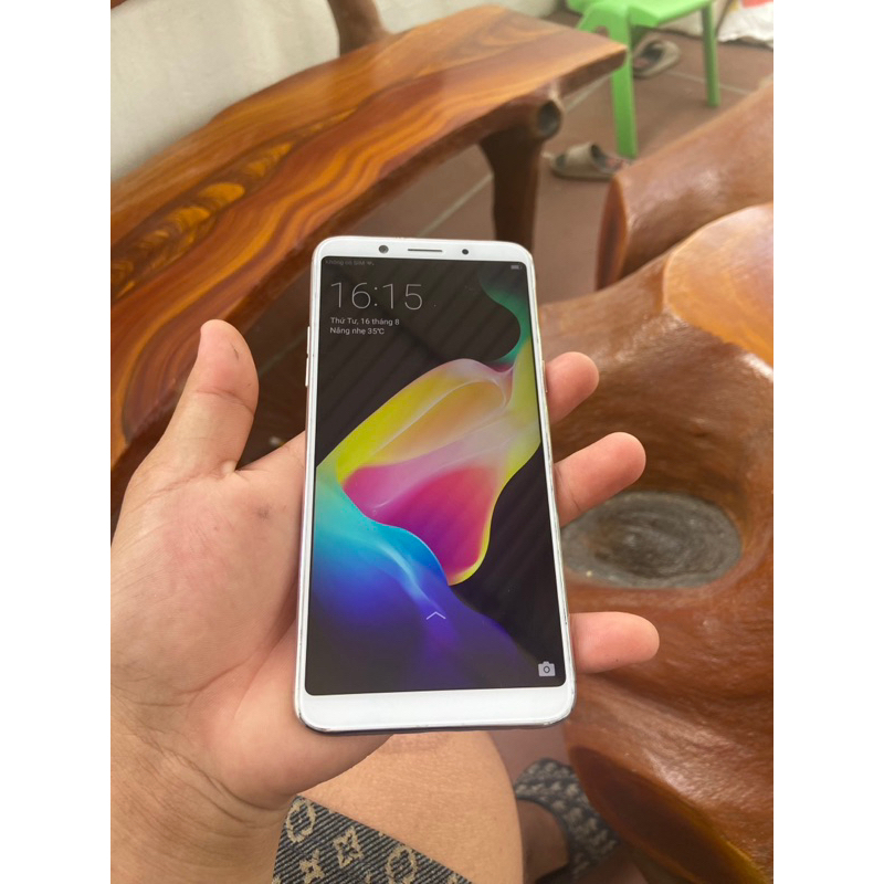 Điện thoại OPPO F5 _đẹp zin. ram 4g/64g
