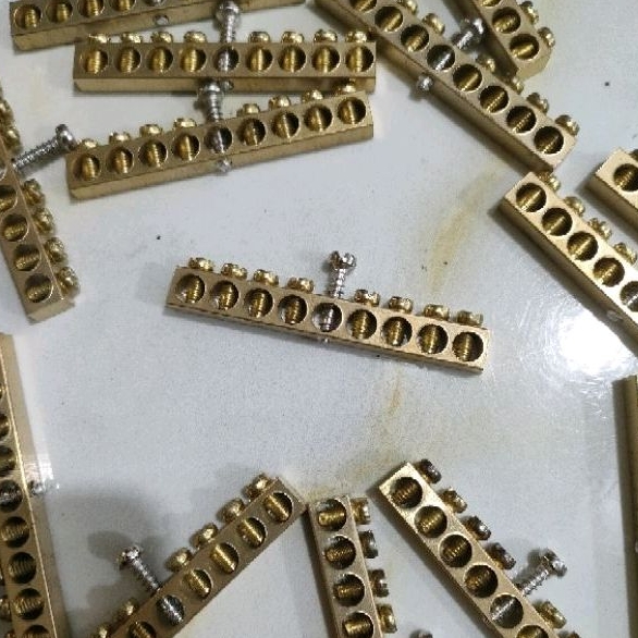 Cầu đấu tủ điện 8 ốc