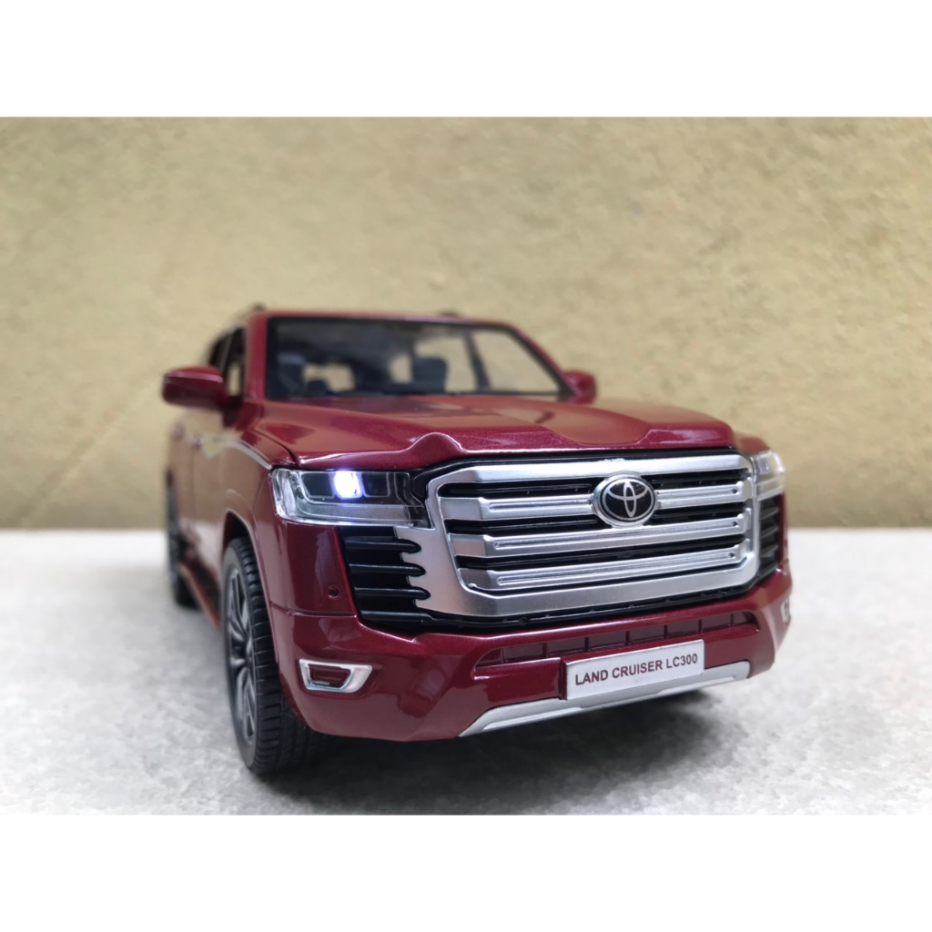 Mô hình xe TOYOTA land Cruiser LC300 2024 1:24