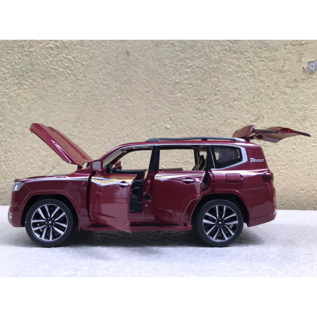 Mô hình xe TOYOTA land Cruiser LC300 2024 1:24