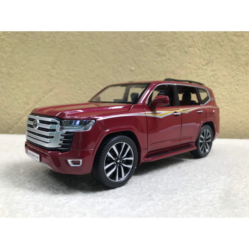 Mô hình xe TOYOTA land Cruiser LC300 2024 1:24