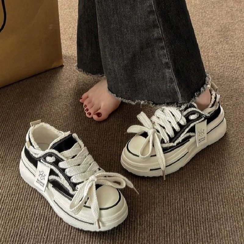 Giày canvas thể thao mẫu mới 3 màu tua rua dây buộc trên