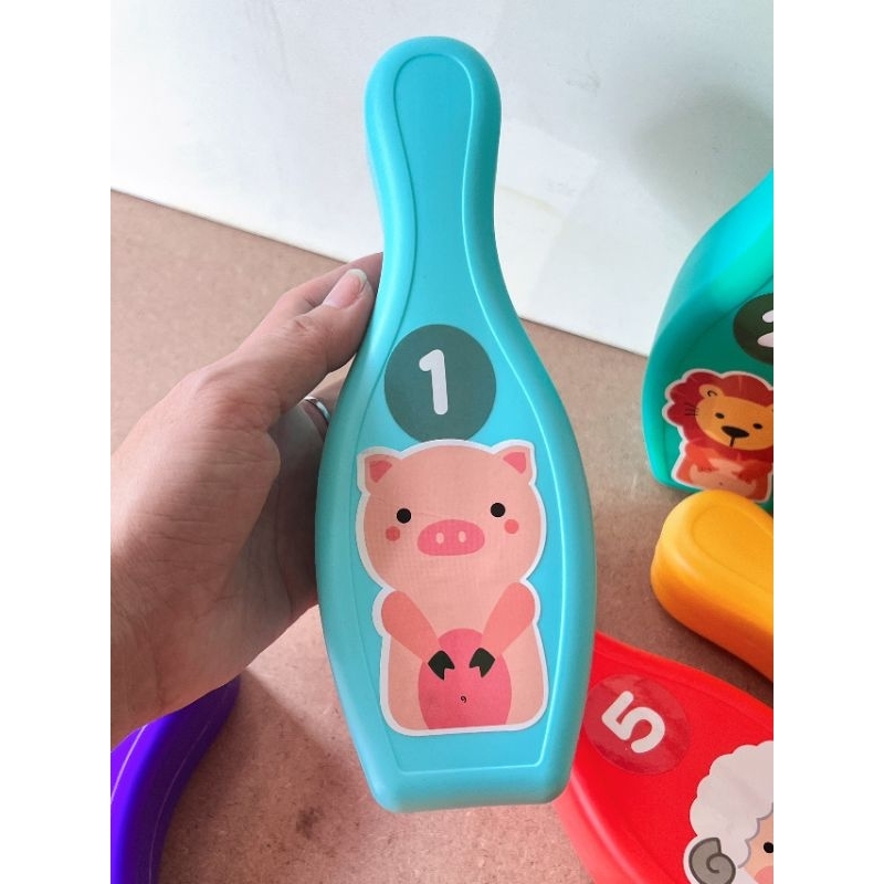 Bộ Bowling bằng nhựa 6 chày, 2 quả bóng cho bé kèm decal dán số và hình